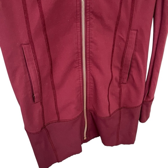 LULULEMON Daily Practice Jacket Hooded In Wine Berry Size 4 Stretch Full Zip - Picture 4 of 13
